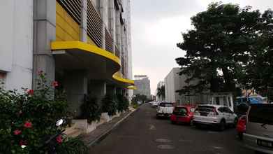 ภายนอกอาคาร 4 Comfortable 2BR at Menteng Square Apartment