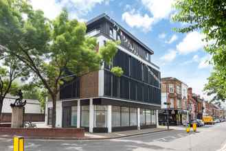 Luar Bangunan 4 Modern Kingston Home Close to Hampton Court Palace by Underthedoormat