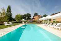 Swimming Pool Villa Ripa