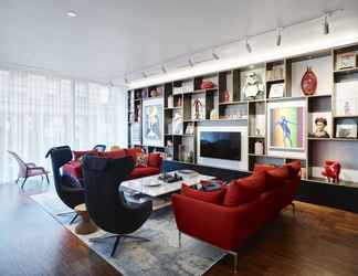 Lobby 2 citizenM San Francisco Union Square