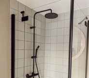 In-room Bathroom 2 stuub saig