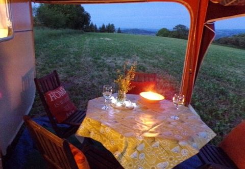 Others Retro 1960's Caravan With Mountain Views