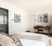 Bedroom 3 The Heart of Shepherds Bush - Modern 2bdr Apartment With Garden