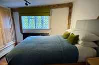 Kamar Tidur Coventry Historic Houses