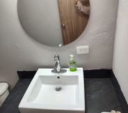 In-room Bathroom 7 Spacious oceanfront loft # A1