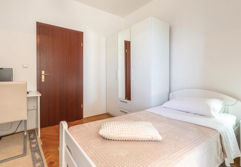 Lain-lain Stunning Home in Veliki Prolog With 6 Bedrooms, Wifi and Outdoor Swimming Pool