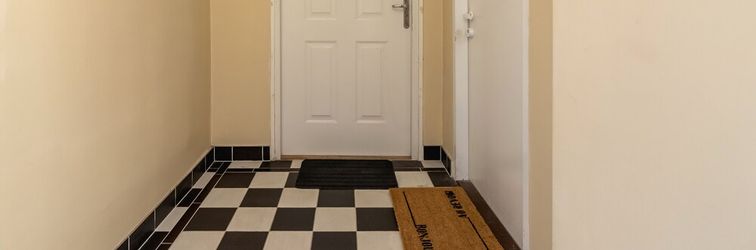 Lobby Colorful Apartment Kazimierz by Renters