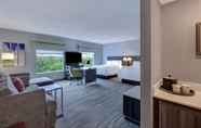 Phòng ngủ 5 Hampton Inn & Suites by Hilton Burlington Toronto