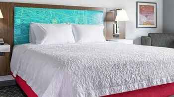 Kamar Tidur 4 Hampton Inn & Suites by Hilton Burlington Toronto