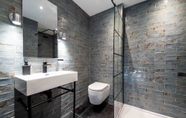 In-room Bathroom 6 Luxury Blackpool Apartments by Sasco