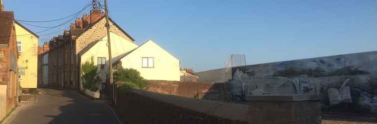 Exterior Sea Spray Cottage