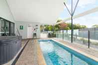 Swimming Pool Beachside Breakaway U54 Cape View Resort