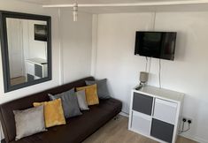 Others 5 Cosy and Comfortable 2bed Chalet in Leysdown, Kent