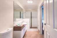 In-room Bathroom Oceanside - U61 at Cape View Resort