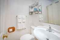 In-room Bathroom Sea Spiral Suites & Motel