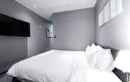 Kamar Tidur 6 Ocean the point Hotel