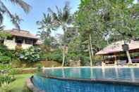 Swimming Pool Villa Alamanda