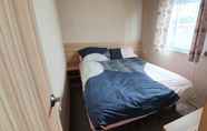 Kamar Tidur 7 Remarkable 5-bed Cabin in Clacton-on-sea