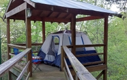 Bedroom 2 Treetopper Fully Set up Tent Site with BBQ, Firepit, Outdoor Pool & Hiking