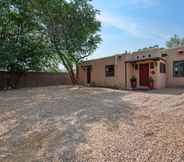 Exterior 3 Casa de Lorenzo - Spacious Yard With Hot Tub and Fire Pit