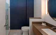 Toilet Kamar 7 Fairfield Inn & Suites by Marriott Seattle Poulsbo