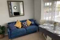 Common Space Beachcomber Seafront Pet Friendly Cottage