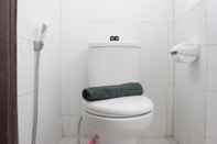 Toilet Kamar Compact 2BR Apartment at Gateway Ahmad Yani Cicadas