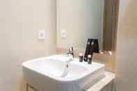 In-room Bathroom Luxury Studio at Gold Coast Apartment