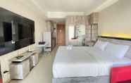 Kamar Tidur 5 Bright Studio Room at Beverly Dago Apartment