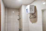 In-room Bathroom Luxurious 1BR at Vida View Makassar Apartment