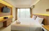 Kamar Tidur 7 Spacious Studio Room at Beverly Dago Apartment