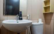 In-room Bathroom 4 Elegant Cozy Studio Room Apartment at Tamansari Papilio