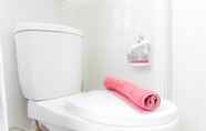 Toilet Kamar 2 Brand New and Homey 2BR Meikarta Apartment