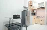 Kamar Tidur 4 Nice and Homey 2BR City Park Apartment