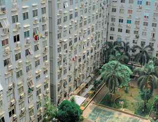 Bangunan 2 Nice and Homey 2BR City Park Apartment