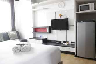 Bedroom 4 Pleasant and Comfy Studio Room at Emerald Towers Apartment