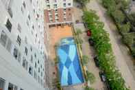 Kolam Renang Alluring Studio at Lagoon Apartment near Bekasi Town Square