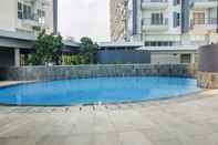 Swimming Pool Strategic and Comfy Studio Casa De Parco Apartment
