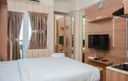 Kamar Tidur 7 Functional Studio Green Pramuka Apartment near Shopping Center