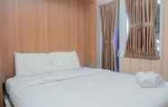 Kamar Tidur 5 Functional Studio Green Pramuka Apartment near Shopping Center