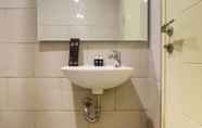 Toilet Kamar 7 Best Studio Benson Apartment Connected to Pakuwon Mall next to Anderson