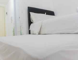 Kamar Tidur 2 Modern and Clean Studio Apartment at M-Town Residences