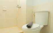 Toilet Kamar 2 Spacious and Homey 2BR Green Central City Apartment