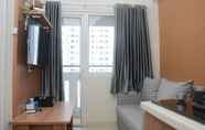 Bilik Tidur 5 Cozy 2BR Apartment at Green Pramuka City near Mall