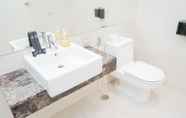 Toilet Kamar 3 Best Modern and Homey 2BR Apartment at Casa Grande Residence