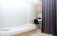 Kamar Tidur 4 Comfortable Studio at Dave Apartment