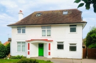 Exterior Inviting 5-bed House in Eastbourne