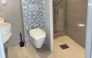 Toilet Kamar 2 Deus Longstay