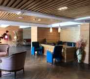 Lobi 4 Country Inn & Suites by Radisson, Sonamarg