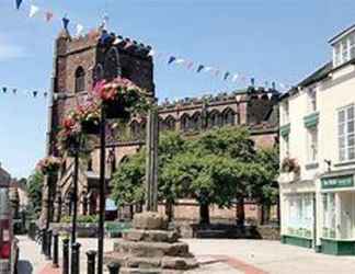 Exterior 2 5-bed Town House in Newport